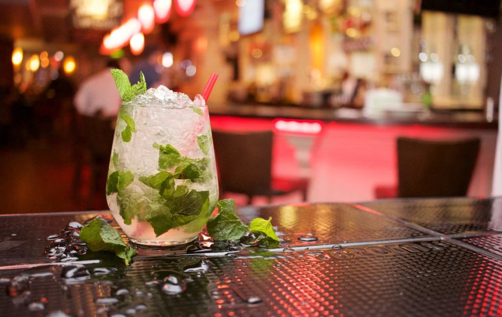 pepe-cocktails-pexels-picography-4784